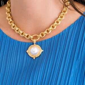 Pearl Cab Necklace